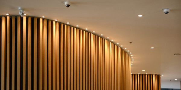 Comprar / Vender Casas Unifamiliares y Chalets en Terrassa · con Iluminación Decorativa
