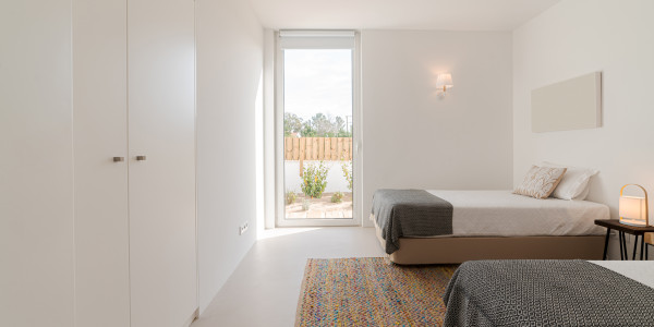 Comprar / Vender Casas Unifamiliares y Chalets en Terrassa · con Mobiliario y Carpintería a Medida