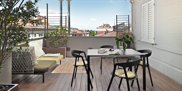 Comprar / Vender Pisos y Plantas Bajas en Terrassa · con Terraza