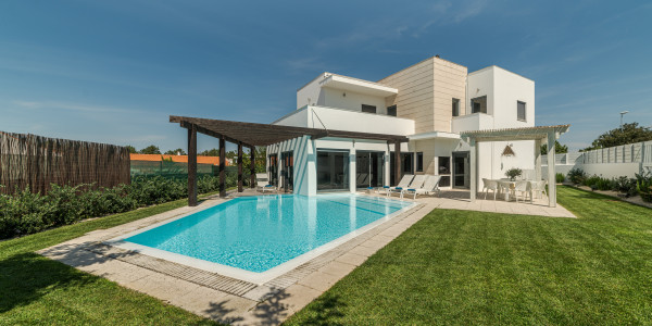 Inversores, Intermediarios, Agentes y Brokers Inmobiliarios en Terrassa · Villas